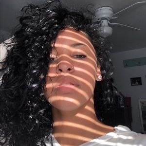 Meet your Posher, Jasmine